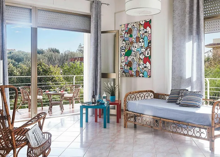 Marina Few Mt From Apartment Pozzallo